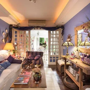  Quarto em Acomodações Particulares Morada Flôres