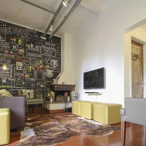 Brick Hostal